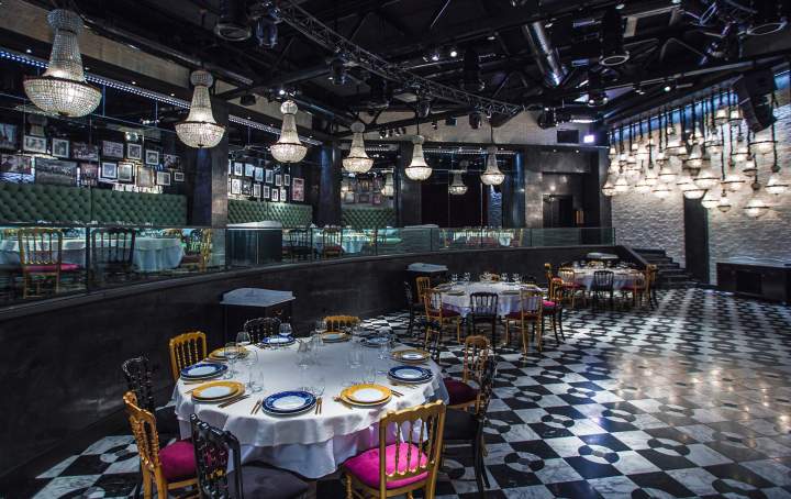 bar cafeteria family restaurant interior shooting